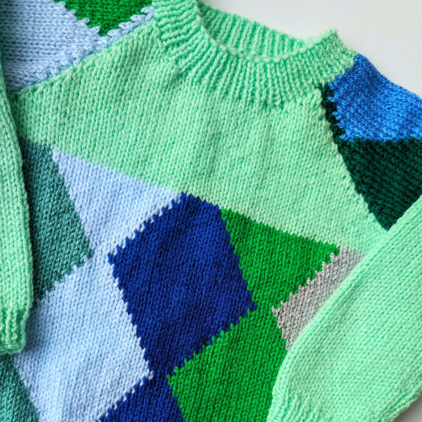 Green & Blue Pattern Jumper 2-3 years