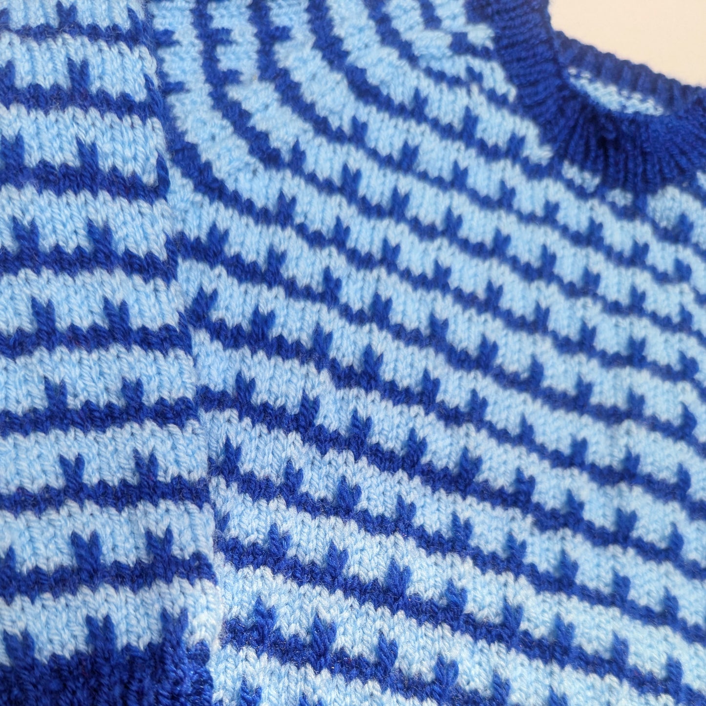 Blue Pattern Jumper 3-4 years